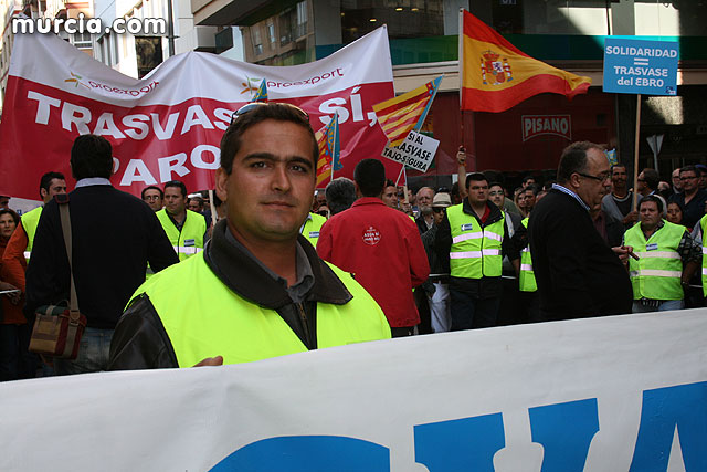Cientos de miles de personas se manifiestan en Murcia a favor del trasvase - 12