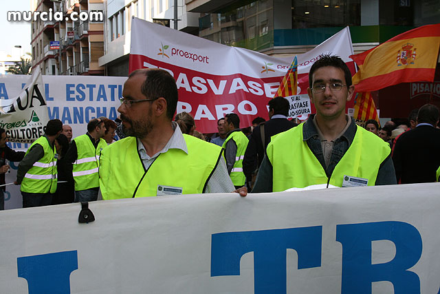 Cientos de miles de personas se manifiestan en Murcia a favor del trasvase - 13