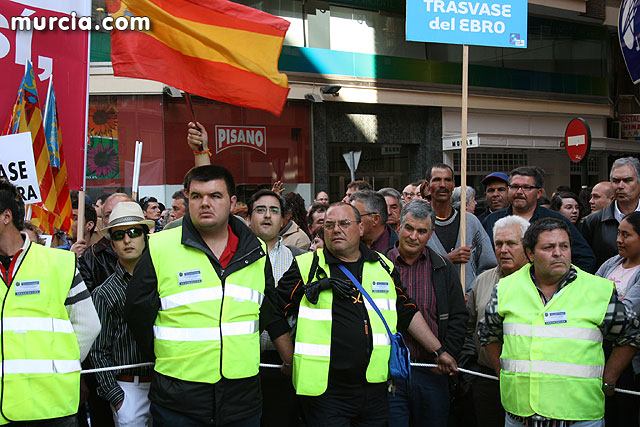 Cientos de miles de personas se manifiestan en Murcia a favor del trasvase - 25