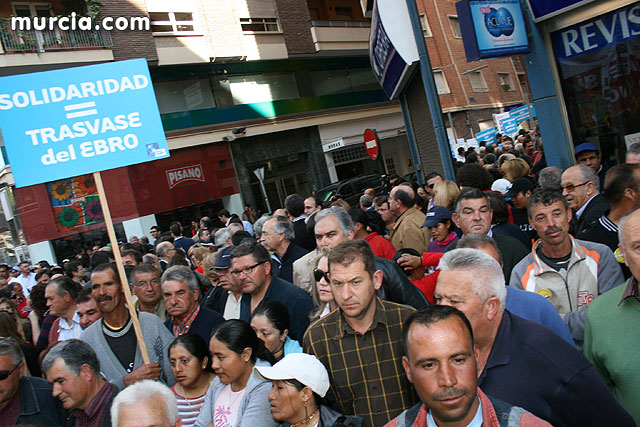 Cientos de miles de personas se manifiestan en Murcia a favor del trasvase - 34