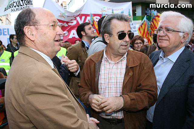 Cientos de miles de personas se manifiestan en Murcia a favor del trasvase - 54
