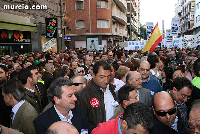 Cientos de miles de personas se manifiestan en Murcia a favor del trasvase - 85