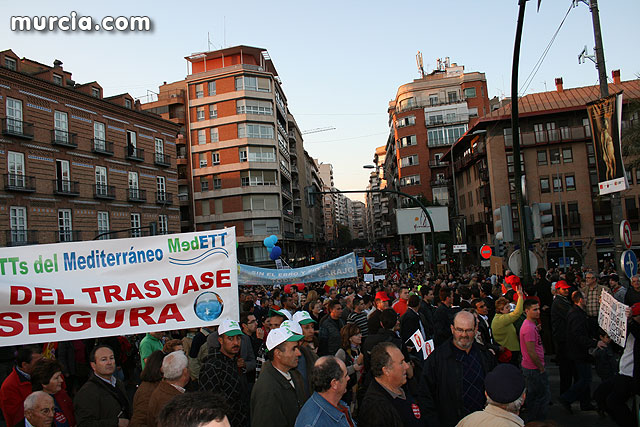 Cientos de miles de personas se manifiestan en Murcia a favor del trasvase - 168