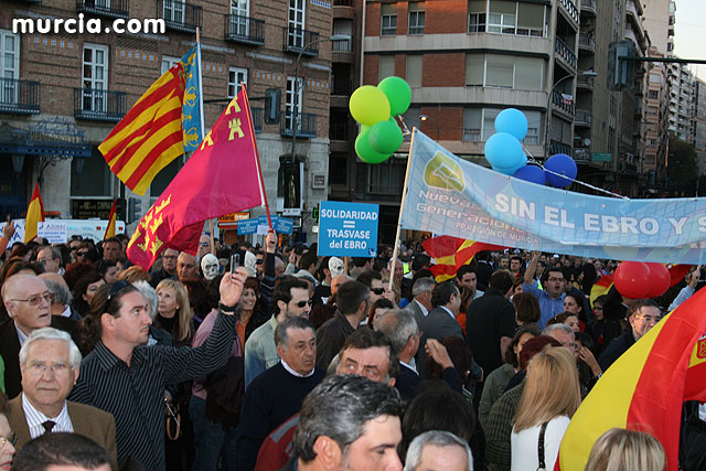 Cientos de miles de personas se manifiestan en Murcia a favor del trasvase - 171