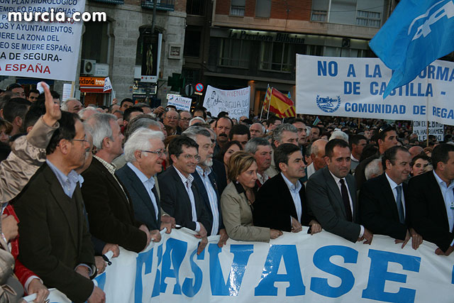 Cientos de miles de personas se manifiestan en Murcia a favor del trasvase - 182