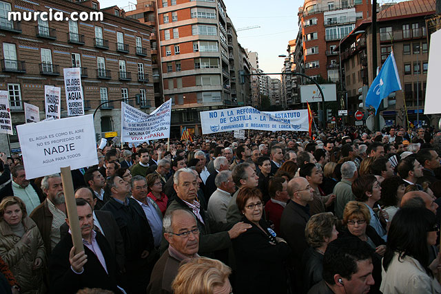 Cientos de miles de personas se manifiestan en Murcia a favor del trasvase - 186