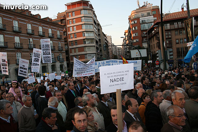 Cientos de miles de personas se manifiestan en Murcia a favor del trasvase - 187