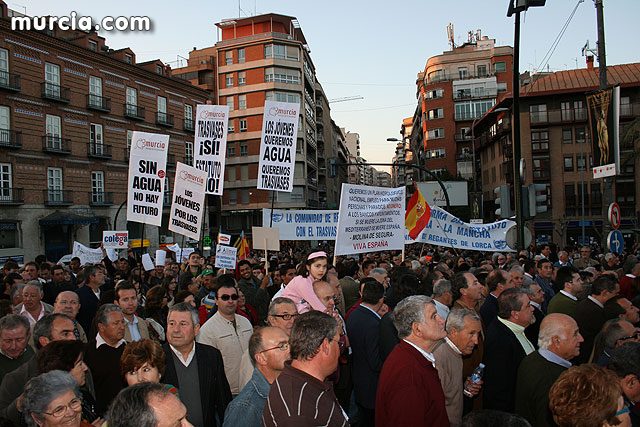 Cientos de miles de personas se manifiestan en Murcia a favor del trasvase - 189