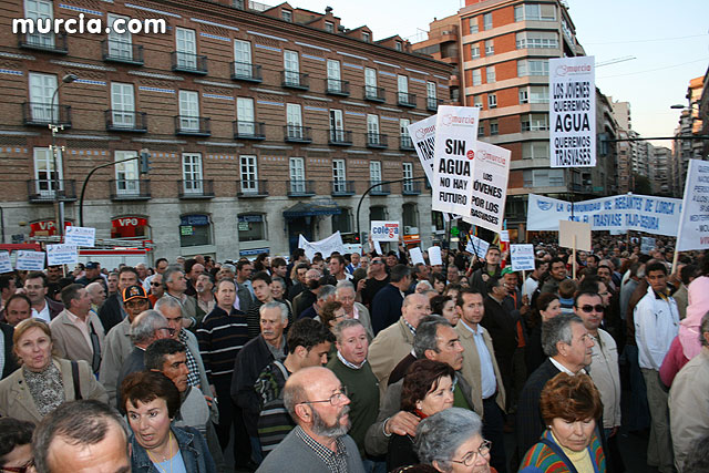 Cientos de miles de personas se manifiestan en Murcia a favor del trasvase - 190