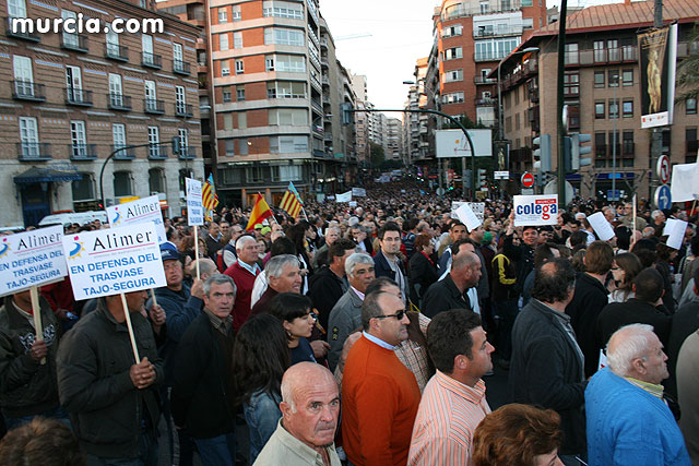 Cientos de miles de personas se manifiestan en Murcia a favor del trasvase - 193