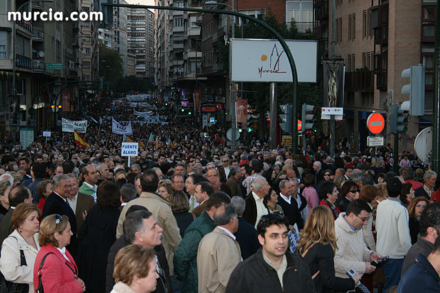 Cientos de miles de personas se manifiestan en Murcia a favor del trasvase - 200