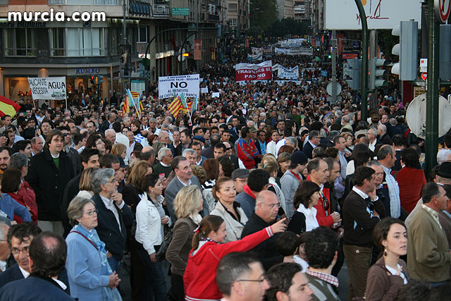 Cientos de miles de personas se manifiestan en Murcia a favor del trasvase - 205