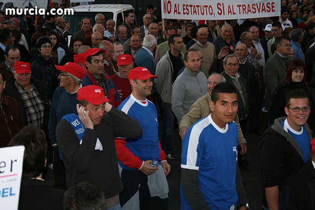Cientos de miles de personas se manifiestan en Murcia a favor del trasvase - 259