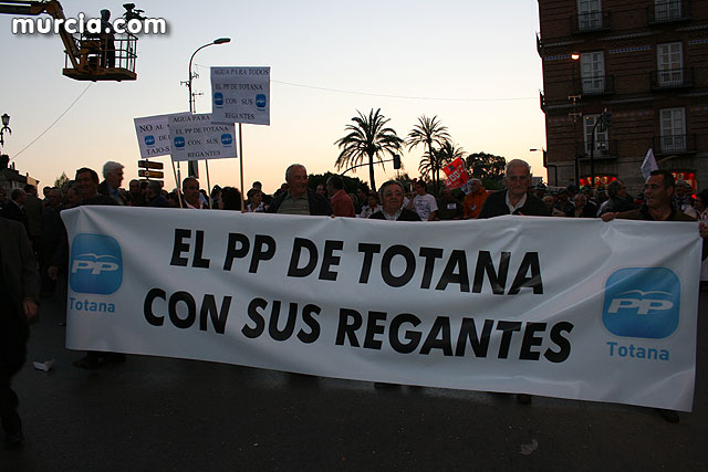 Cientos de miles de personas se manifiestan en Murcia a favor del trasvase - 269
