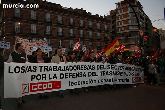 Cientos de miles de personas se manifiestan en Murcia a favor del trasvase - 277