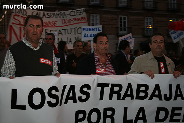 Cientos de miles de personas se manifiestan en Murcia a favor del trasvase - 278