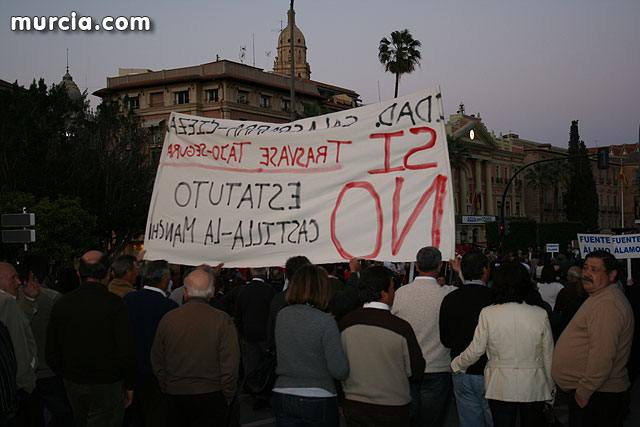 Cientos de miles de personas se manifiestan en Murcia a favor del trasvase - 280