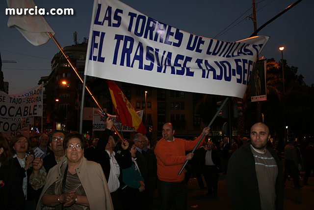 Cientos de miles de personas se manifiestan en Murcia a favor del trasvase - 295