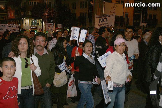 Cientos de miles de personas se manifiestan en Murcia a favor del trasvase - 301