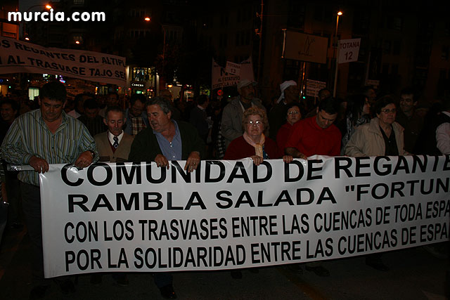 Cientos de miles de personas se manifiestan en Murcia a favor del trasvase - 304