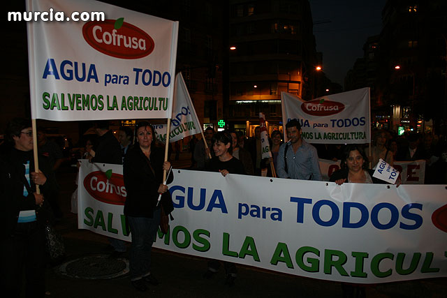 Cientos de miles de personas se manifiestan en Murcia a favor del trasvase - 317