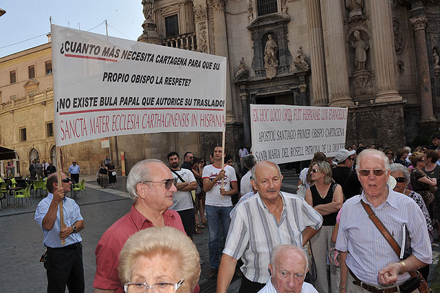 Toma de posesin del nuevo obispo de la dicesis de Cartagena, Jos Manuel Lorca Planes, en la Catedral de Murcia - 77