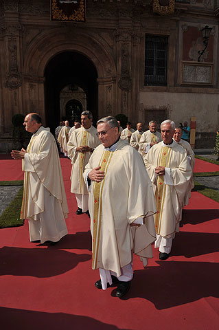 Toma de posesin del nuevo obispo de la dicesis de Cartagena, Jos Manuel Lorca Planes, en la Catedral de Murcia - 83
