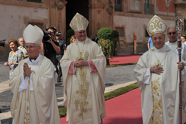 Toma de posesin del nuevo obispo de la dicesis de Cartagena, Jos Manuel Lorca Planes, en la Catedral de Murcia - 97