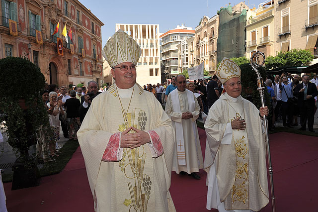 Toma de posesin del nuevo obispo de la dicesis de Cartagena, Jos Manuel Lorca Planes, en la Catedral de Murcia - 102