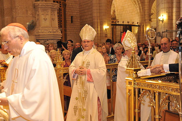 Toma de posesin del nuevo obispo de la dicesis de Cartagena, Jos Manuel Lorca Planes, en la Catedral de Murcia - 217