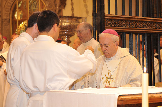Toma de posesin del nuevo obispo de la dicesis de Cartagena, Jos Manuel Lorca Planes, en la Catedral de Murcia - 224