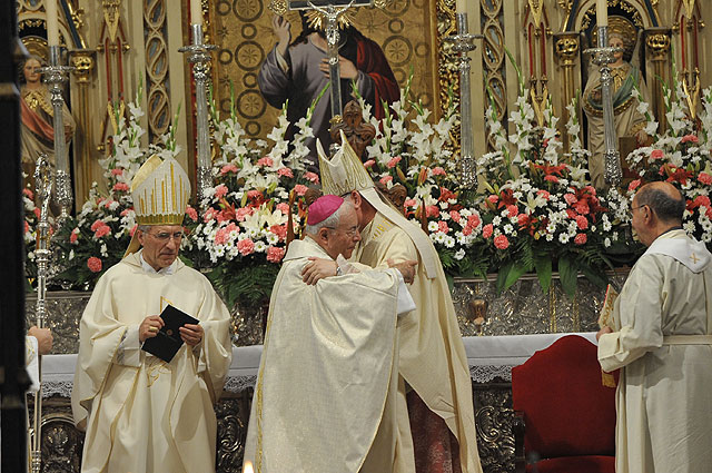 Toma de posesin del nuevo obispo de la dicesis de Cartagena, Jos Manuel Lorca Planes, en la Catedral de Murcia - 254