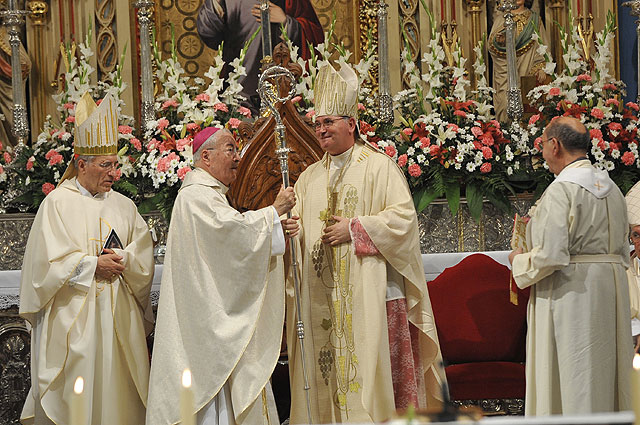 Toma de posesin del nuevo obispo de la dicesis de Cartagena, Jos Manuel Lorca Planes, en la Catedral de Murcia - 255