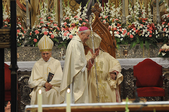Toma de posesin del nuevo obispo de la dicesis de Cartagena, Jos Manuel Lorca Planes, en la Catedral de Murcia - 256