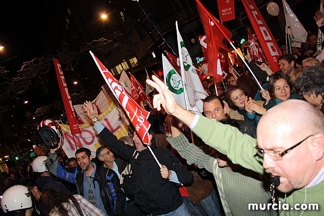Ms de 40.000 personas, segn los sindicatos, se manifiestan contra el 