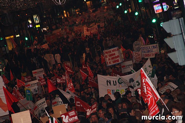 Ms de 40.000 personas, segn los sindicatos, se manifiestan contra el 