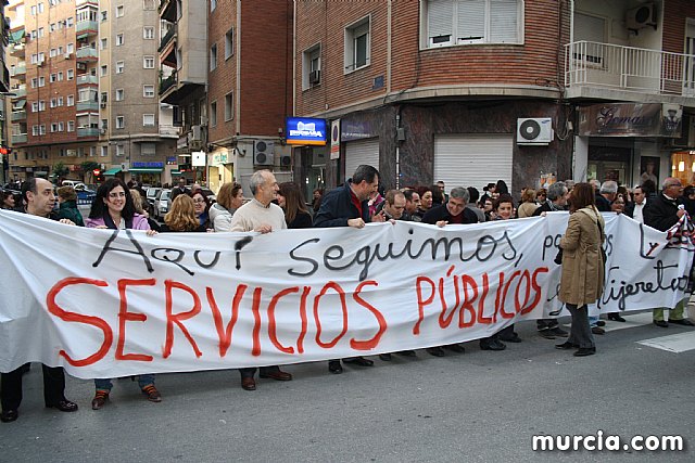 Cerca de 40.000 personas vuelven a manifestar en Murcia su rechazo al “Tijeretazo” de Valcrcel y al preacuerdo al que han llegado algunas organizaciones y la Administracin regional - 29