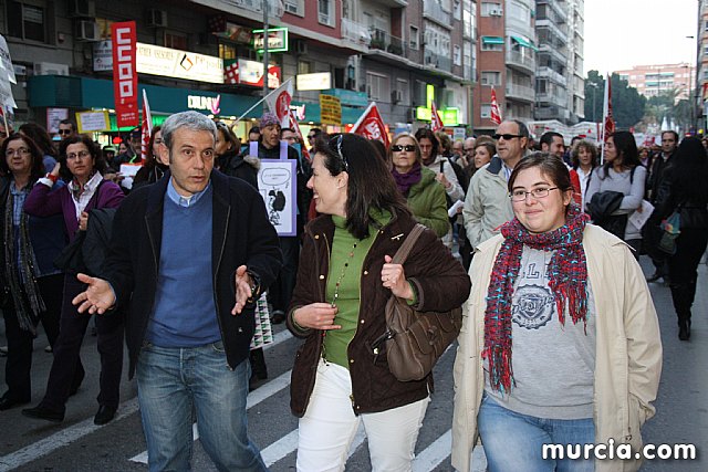Cerca de 40.000 personas vuelven a manifestar en Murcia su rechazo al “Tijeretazo” de Valcrcel y al preacuerdo al que han llegado algunas organizaciones y la Administracin regional - 91