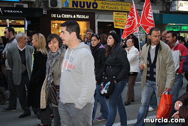 Cerca de 40.000 personas vuelven a manifestar en Murcia su rechazo al “Tijeretazo” de Valcrcel y al preacuerdo al que han llegado algunas organizaciones y la Administracin regional - 95