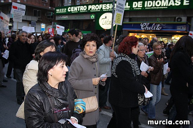 Cerca de 40.000 personas vuelven a manifestar en Murcia su rechazo al “Tijeretazo” de Valcrcel y al preacuerdo al que han llegado algunas organizaciones y la Administracin regional - 103