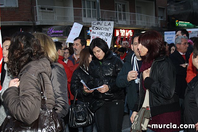 Cerca de 40.000 personas vuelven a manifestar en Murcia su rechazo al “Tijeretazo” de Valcrcel y al preacuerdo al que han llegado algunas organizaciones y la Administracin regional - 174