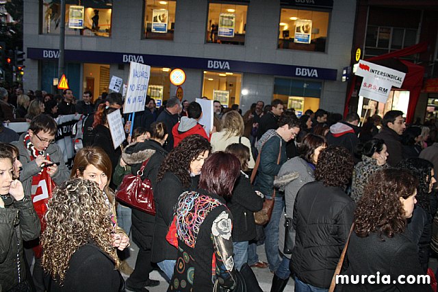 Cerca de 40.000 personas vuelven a manifestar en Murcia su rechazo al “Tijeretazo” de Valcrcel y al preacuerdo al que han llegado algunas organizaciones y la Administracin regional - 207