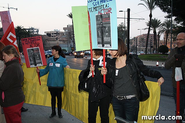 Cerca de 40.000 personas vuelven a manifestar en Murcia su rechazo al “Tijeretazo” de Valcrcel y al preacuerdo al que han llegado algunas organizaciones y la Administracin regional - 221