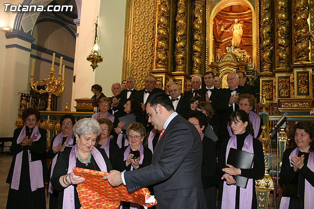 Concierto de Msica Sacra e imposicin del Escudo de Oro a la Coral Santiago de Totana - 34