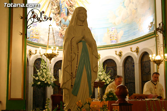 Procesin Virgen de Lourdes y bendicin del retablo - 20