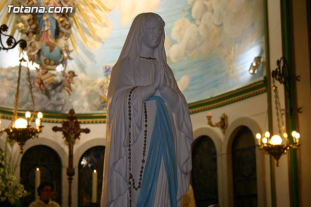 Procesin Virgen de Lourdes y bendicin del retablo - 24