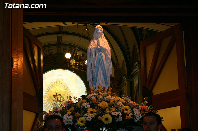 Procesin Virgen de Lourdes y bendicin del retablo - 37