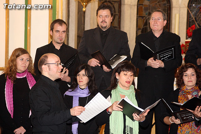 Hodie Christus natus est - Coral Polifnica Vox Musicalis - Totana 2009 - 38