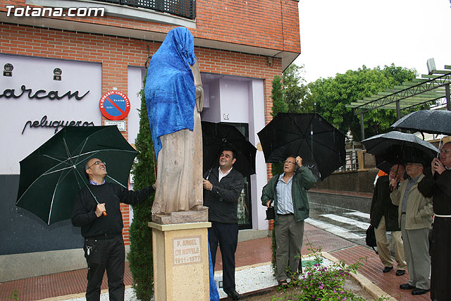 Inauguran una escultura que rinde homenaje a la orden capuchina de Totana - 39