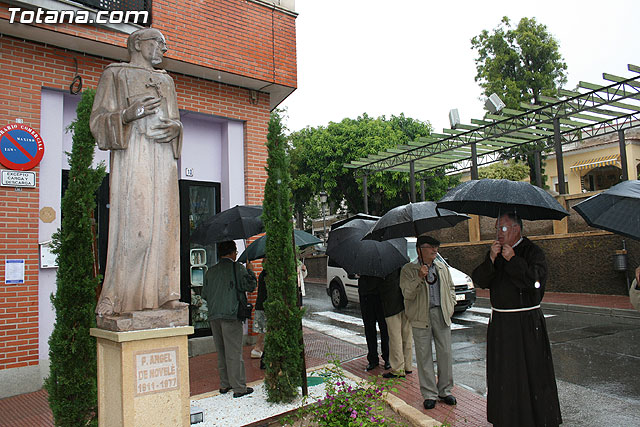 Inauguran una escultura que rinde homenaje a la orden capuchina de Totana - 45